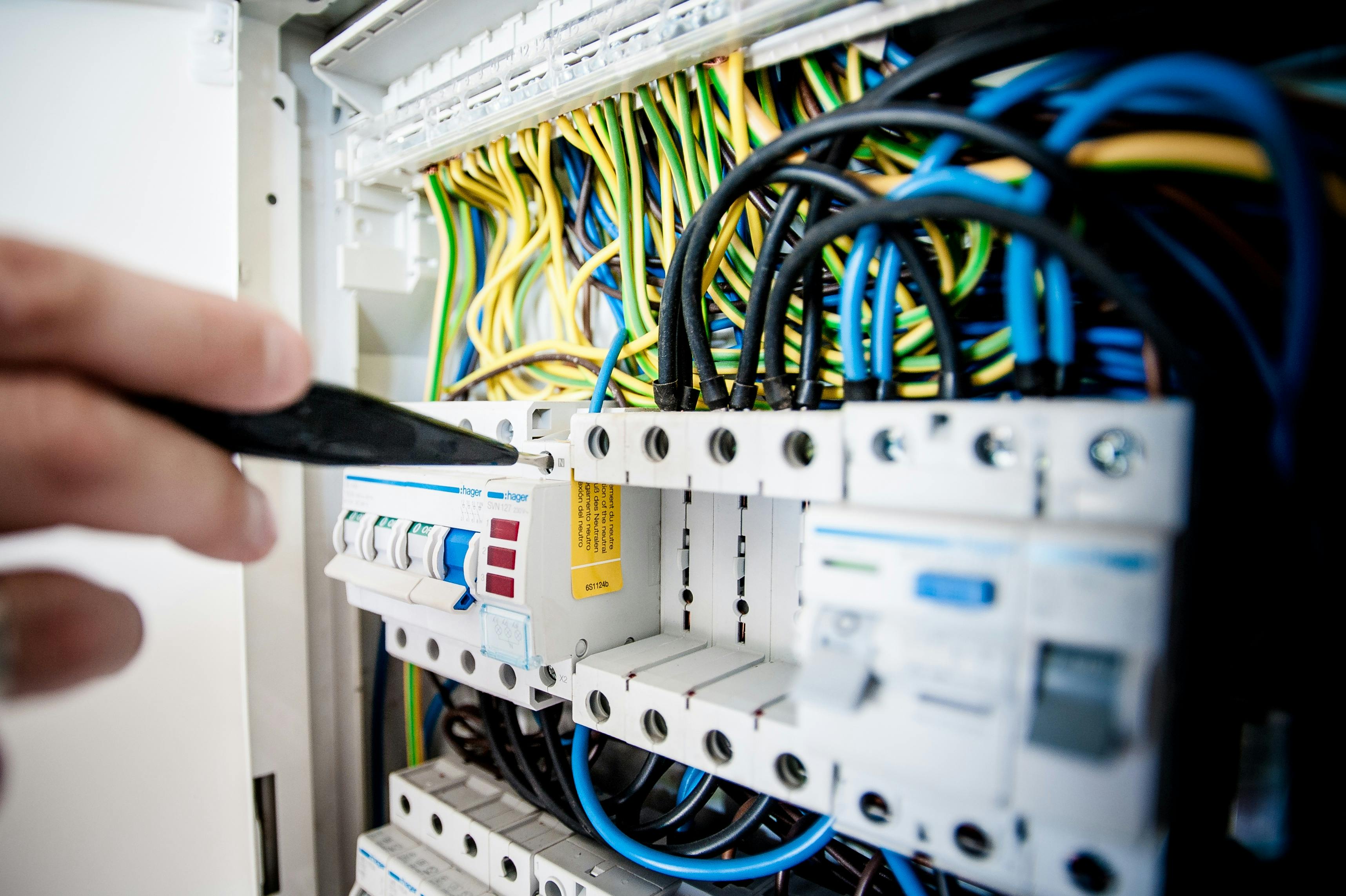 İzmir bornova elektrik tamiri ustası